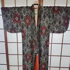 花柄ダイヤモンドパターンの着物