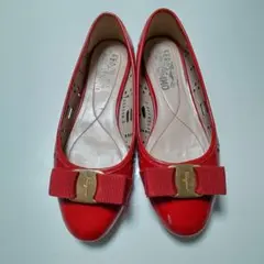 フェラガモ バレエシューズ パンプス エナメル リボン 希少 イタリア製 レッド