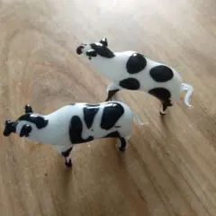 ガラス細工　牛　二頭のサムネイル