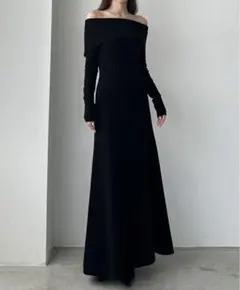 Louere オフショルフレアニットワンピース