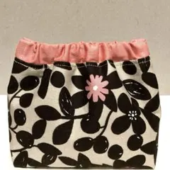 ハンドメイド　バネ口ポーチ(北欧柄風花模様フォーンベージュ)