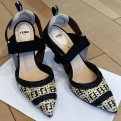 フェンディ パンプス　37サイズ　FENDI 美品のサムネイル