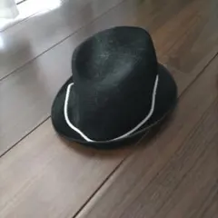 黒のストローハット