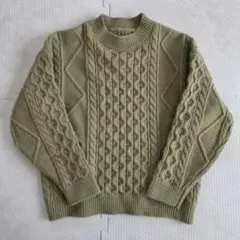 くすみグリーン ケーブルニット 120
