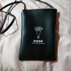 RIBON スマホショルダーバッグ 黒