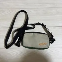 KEEN ショルダーバッグ サコッシュのサムネイル