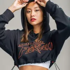 adidas originals fiorucci クロップドパーカー