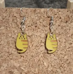 【No.52】ピアスorイヤリング ぽってりニャンコ 茶トラちゃん