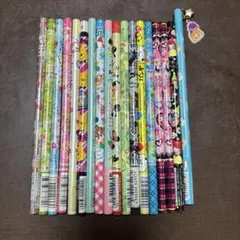 キャラクター柄 2B鉛筆 17本セット＋7色鉛筆1本