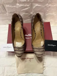 #美品Salvatore Ferragamo ブラウンストライプ パンプス8.5