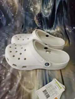 新品タグ付きCROCSホワイトクロックスサンダル 男女兼用