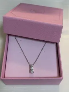 SWAROVSKI ネックレス 3ストーン クリスタルのサムネイル