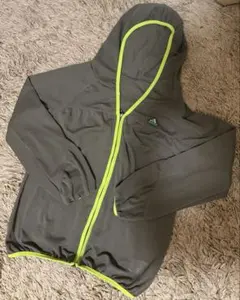adidas フルジップ パーカー カーキ