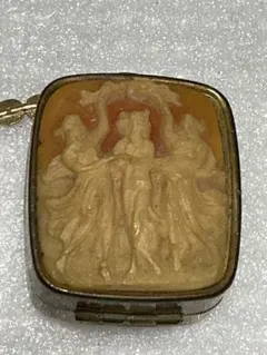 Vintage❗ネックレス 人物 メッキ 蚤の市 - メルカリ