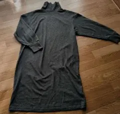 【ユニクロ】Lサイズ　ソフトニットフリースワンピース　タートルネック