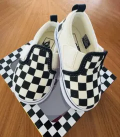 【新品美品】VANS キッズ　チェッカーボード スリッポンシューズ
