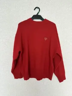 赤　ニット　ワンポイント　ハート刺繍　Uネック　ナチュラル　シンプル