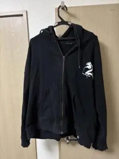 黒 フルジップ パーカー ロゴ付き