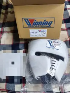 Winningホワイトヘッドギア Mサイズ　箱付き　入手困難な新品になります。 Winningホワイトヘッドギア Mサイズ 箱付き 入手困難な新品に
