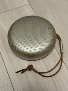B&O Beoplay A1 2nd ゴールドのサムネイル