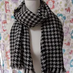 OFUON　千鳥柄マフラー　中古品