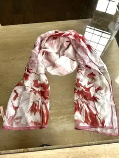 新品　シルク100% 赤とピンクの花柄ストール　スカーフ　グラデーション