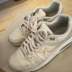 NIKE AIR MAX スニーカー ベージュのサムネイル