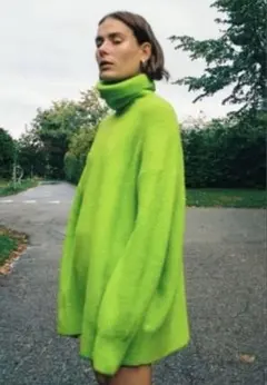 【ZARA】オーバーサイズ　ソフトニット　セーター　ネオングリーン