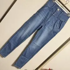 Her lip to Paris High Rise Jeans 24