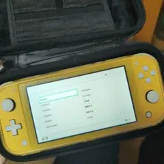 Nintendo Switch Lite イエロー 本体　ケース