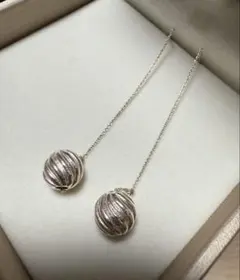 シルバー925 ツイストデザイン ロングピアス