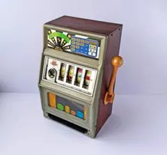 ワコー（Waco）製のヴィンテージ「ドローポーカー」スロットマシン玩具　日本製 Waco Slot Machine Japan 1972 With 29 Tokens - Parts Only | eBay
