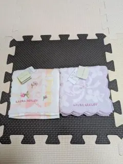 LAURA ASHLEY　タオルハンカチ　2枚セット