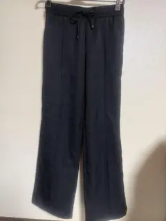 GU ワイドパンツ　スラックス 黒