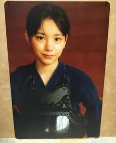 ブリキ看板　　女性Ami②新品値下げ不可