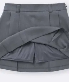 【GU】プリーツスカート ダークグレー