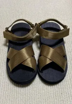 新品 ブラウンゴールド クロスベルトサンダル23.0〜23.5