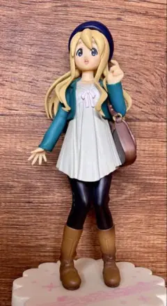 【値下げ中】けいおん 一番くじプレミアム フィギュア 卒業旅行！ver. 琴吹紬