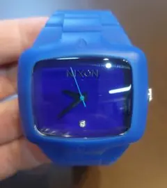NIXON ラバープレイヤー　電池切れのサムネイル