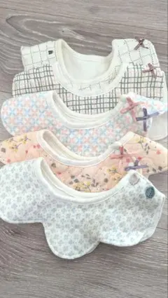 花柄とチェック柄のスタイ5枚セット