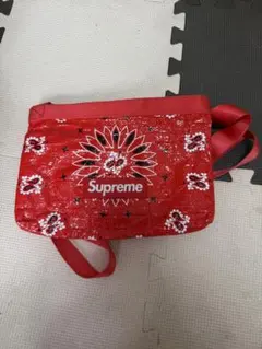 Supreme バンダナ柄 ショルダーバッグ レッドのサムネイル