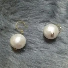 大きめのコットンパールピアス