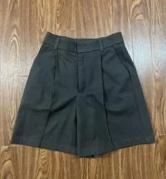 GU ジーユー　ブラック タック入りハーフパンツ S