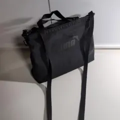 PUMA ブラック ショルダーバッグ