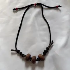 木製ビーズのシンプルネックレス
