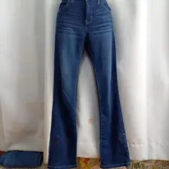 ギャラリービスコのストレッチ ジーンズ ブルー 裾可愛花柄