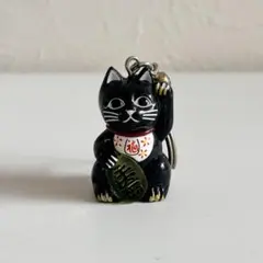 招き猫　キーホルダー　黒