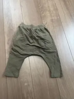 オリーブグリーン パンツ