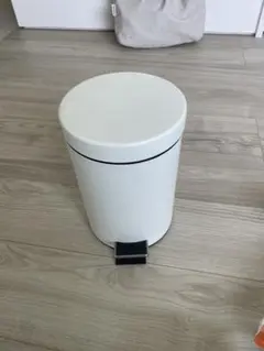 IKEA VORGOD ペダル式ゴミ箱 ホワイトのサムネイル