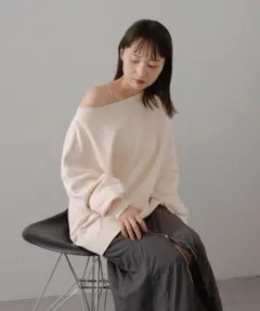 定価7480円　新品タグ付　【Kastane】オフショルピグメントスウェット